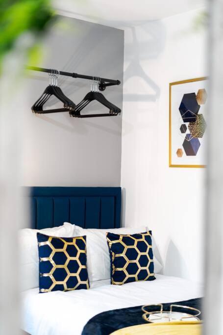 Apartment Amazing Family Apartment, Sleeps 6, Cot, Work Desk *
