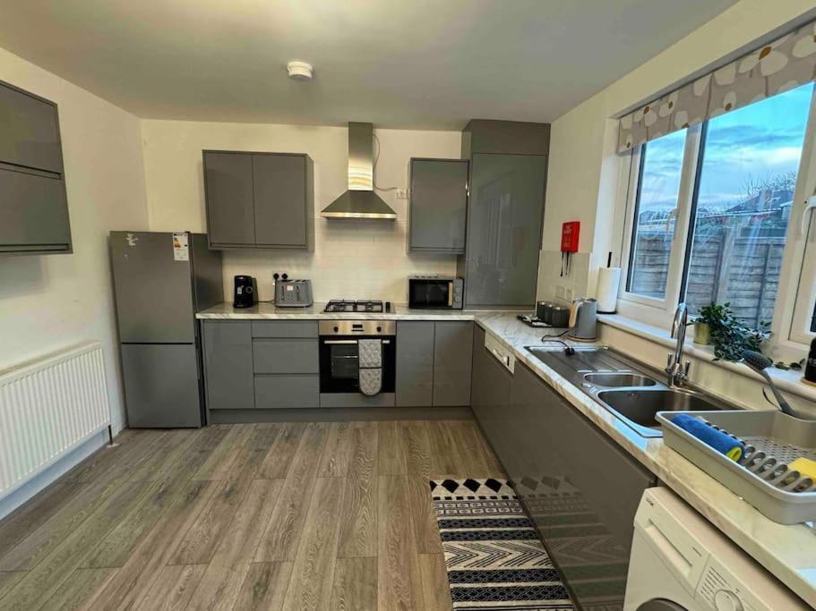 The Ideal Spacious Apartment *