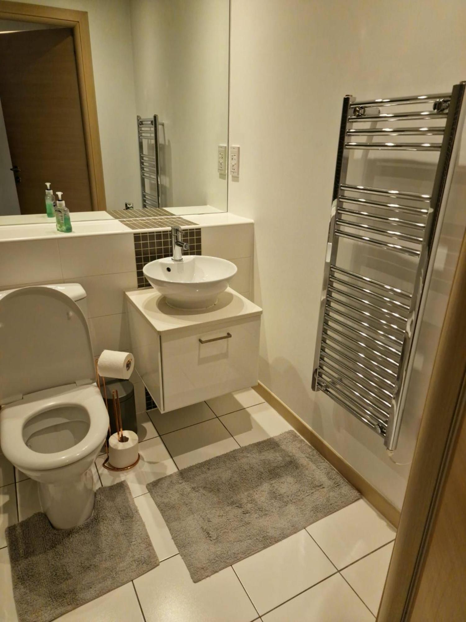 Spacious Floor 2 Bedroom In St Pauls Square