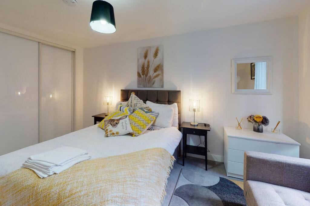 Balcony - 1 Bed Entire * Birmingham