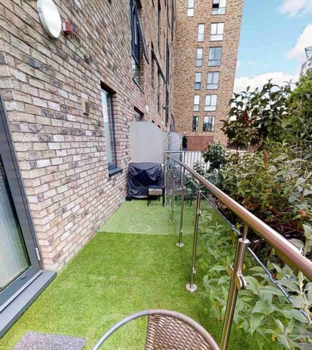 Balcony - 1 Bed Entire *