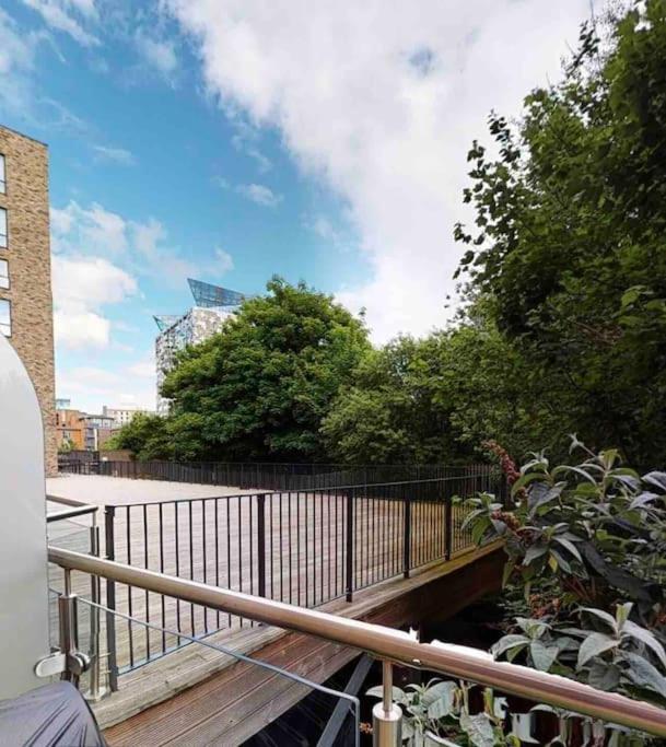 Balcony - 1 Bed Entire Apartment *
