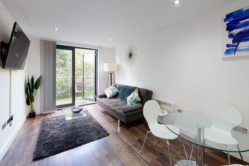 Balcony - 1 Bed Entire Birmingham