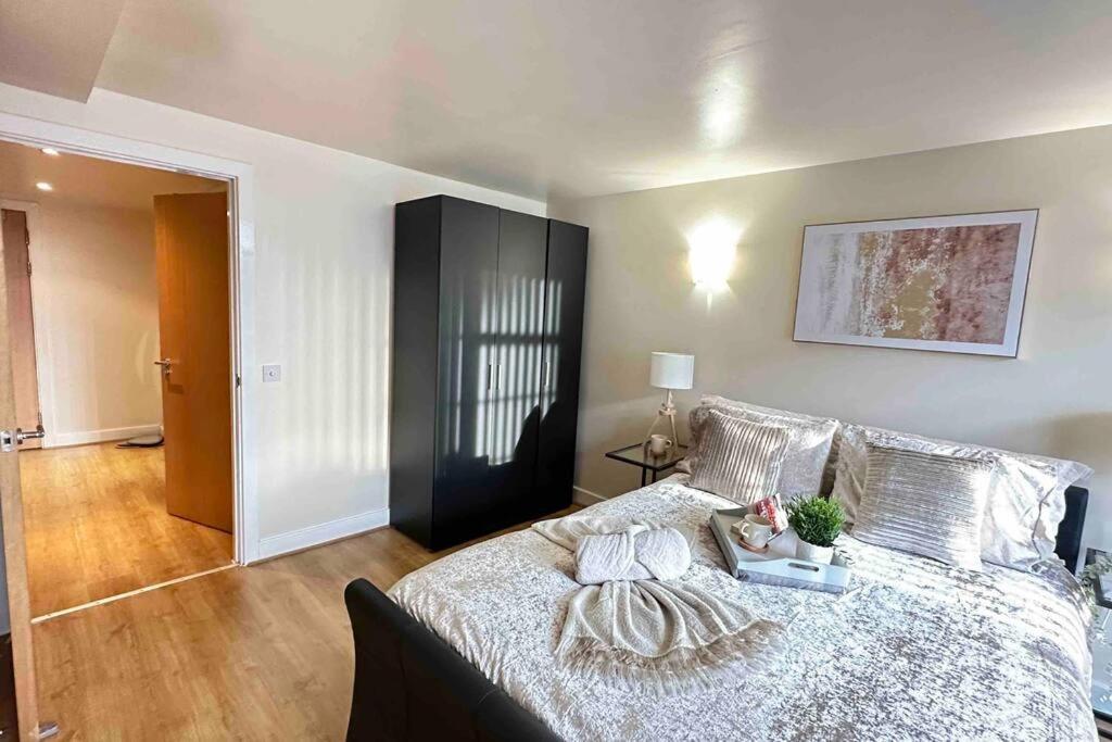 Urban Chic: 2 Bedroom In City Centre + Free Parking Birmingham