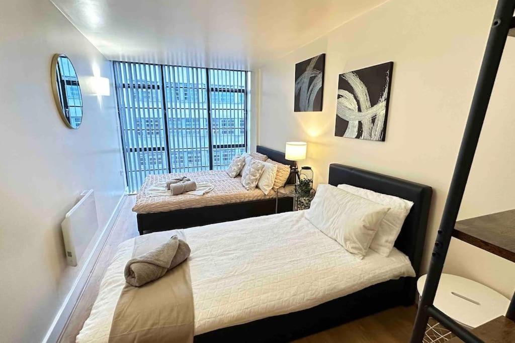 Urban Chic: 2 Bedroom In City Centre + Free Parking Birmingham