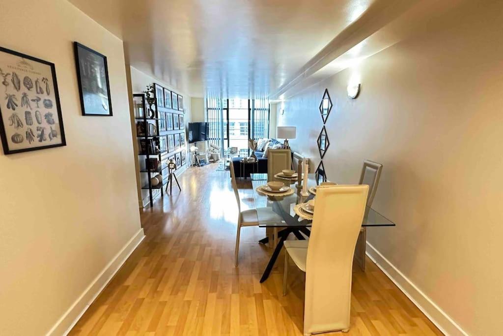 Apartment Urban Chic: 2 Bedroom In City Centre + Free Parking
