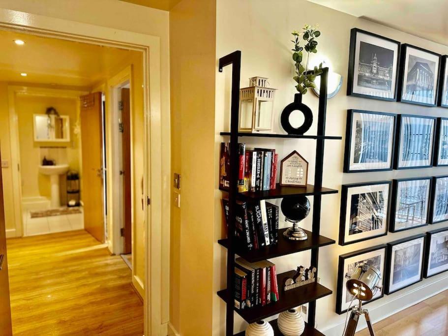 Urban Chic: 2 Bedroom In City Centre + Free Parking * Birmingham