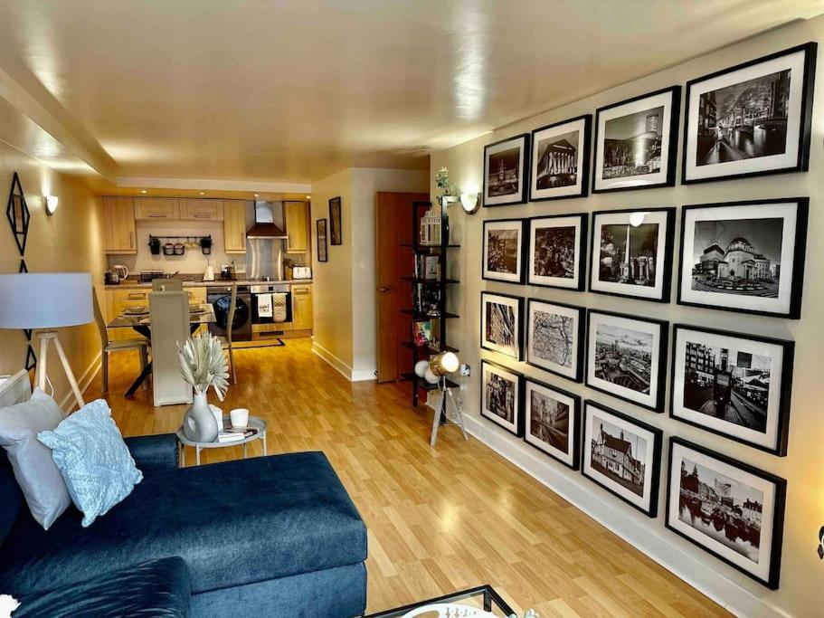 Urban Chic: 2 Bedroom In City Centre + Free Parking * Birmingham