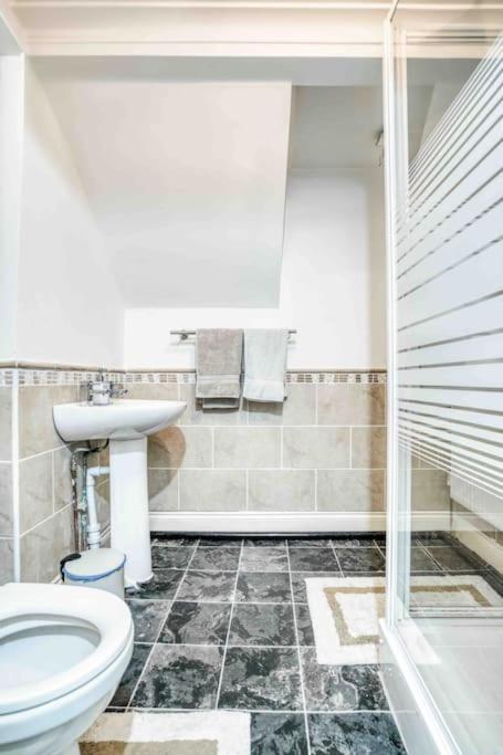 Spacious 3-bed With Free Parking * Birmingham