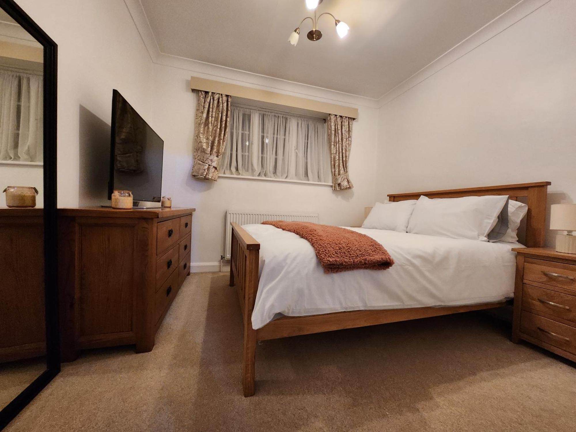 Elmdon House With 4 Spacious Bedrooms To Choose Homestay *