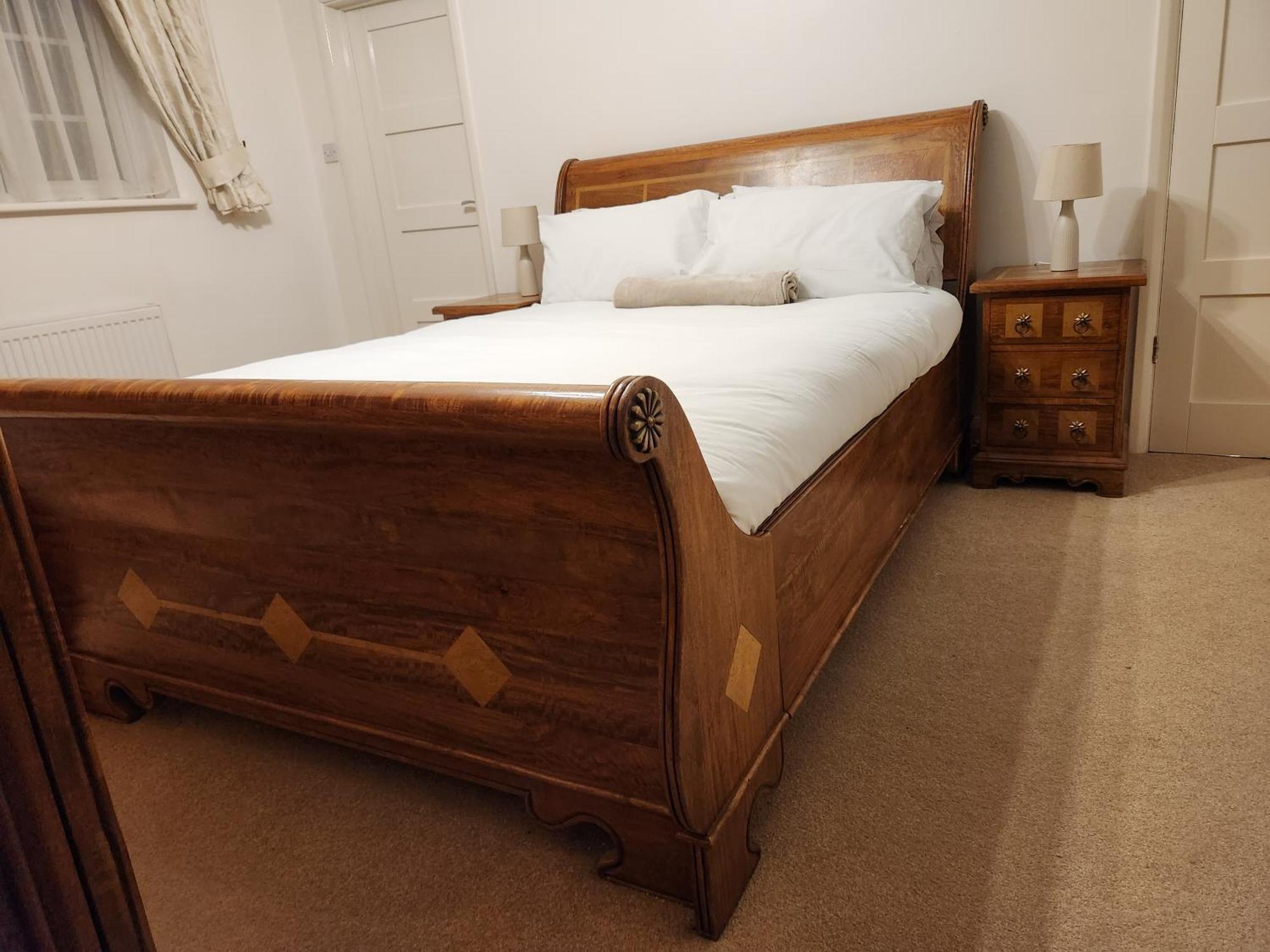 Elmdon House With 4 Spacious Bedrooms To Choose *