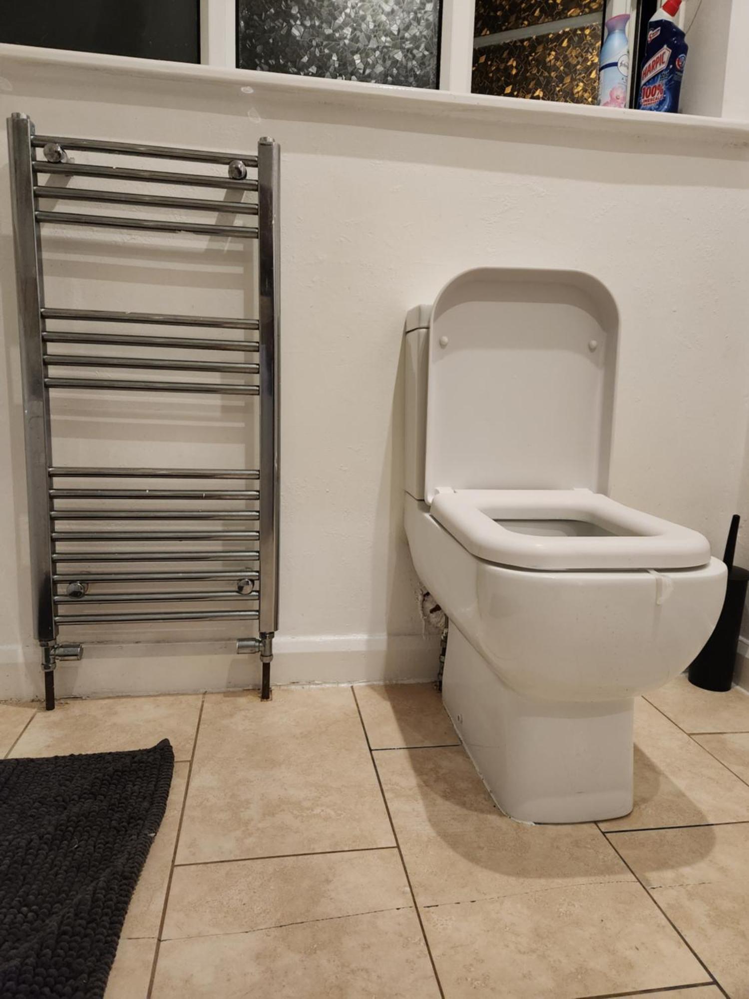 Elmdon House With 4 Spacious Bedrooms To Choose