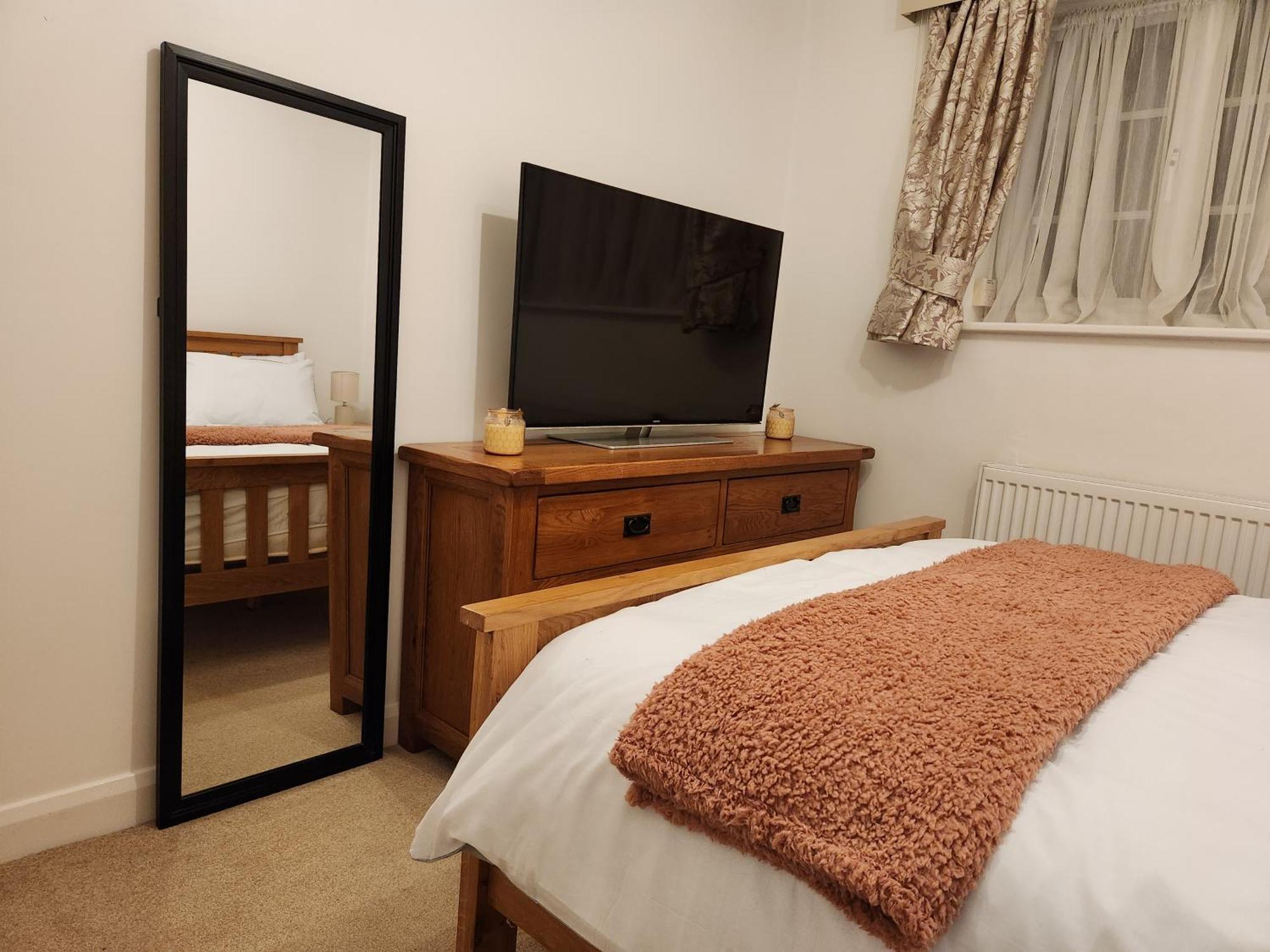 Elmdon House With 4 Spacious Bedrooms To Choose Homestay *