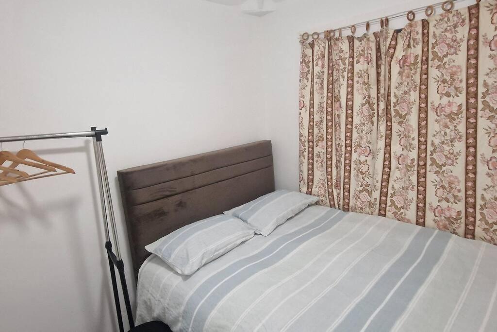 3 Bedrooms Semi-detached House,near Airport,nec *