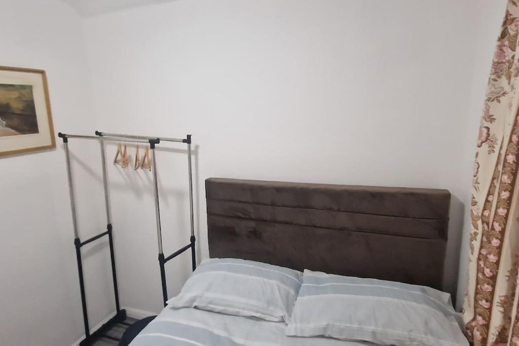 3 Bedrooms Semi-detached House,near Airport,nec * Birmingham