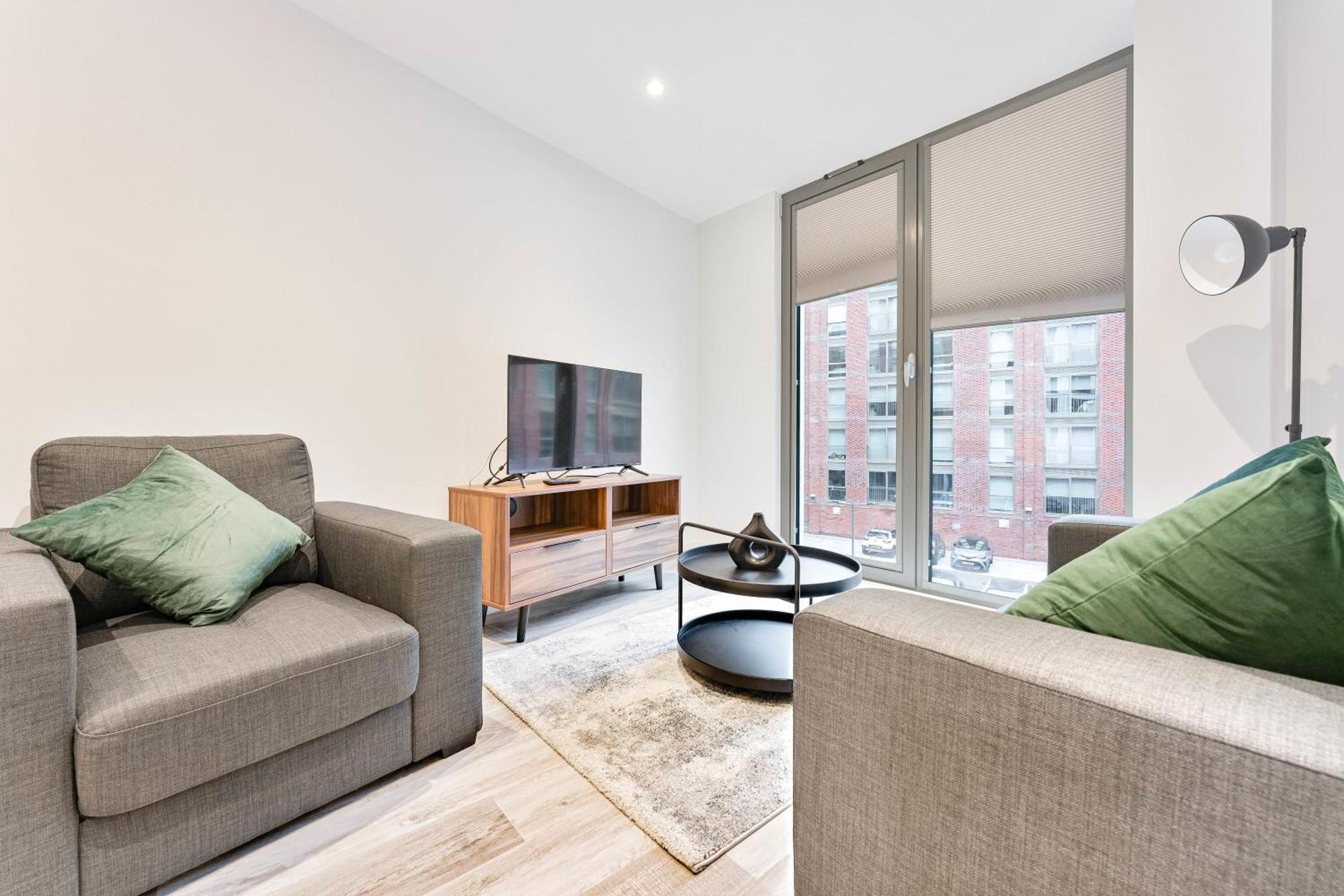Lovely 1 Bed *