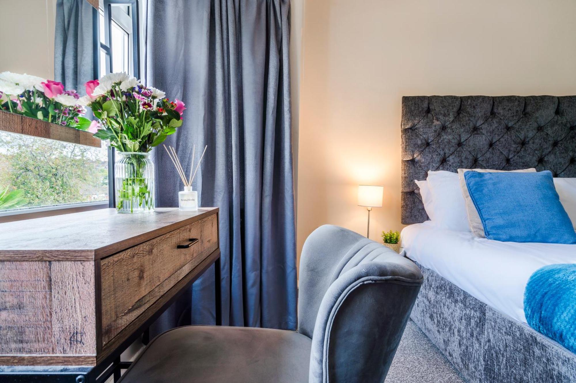 Cozy Family Space Great For Groups, Relocations, Contractors Sleep 4 - 11 Guests Birmingham