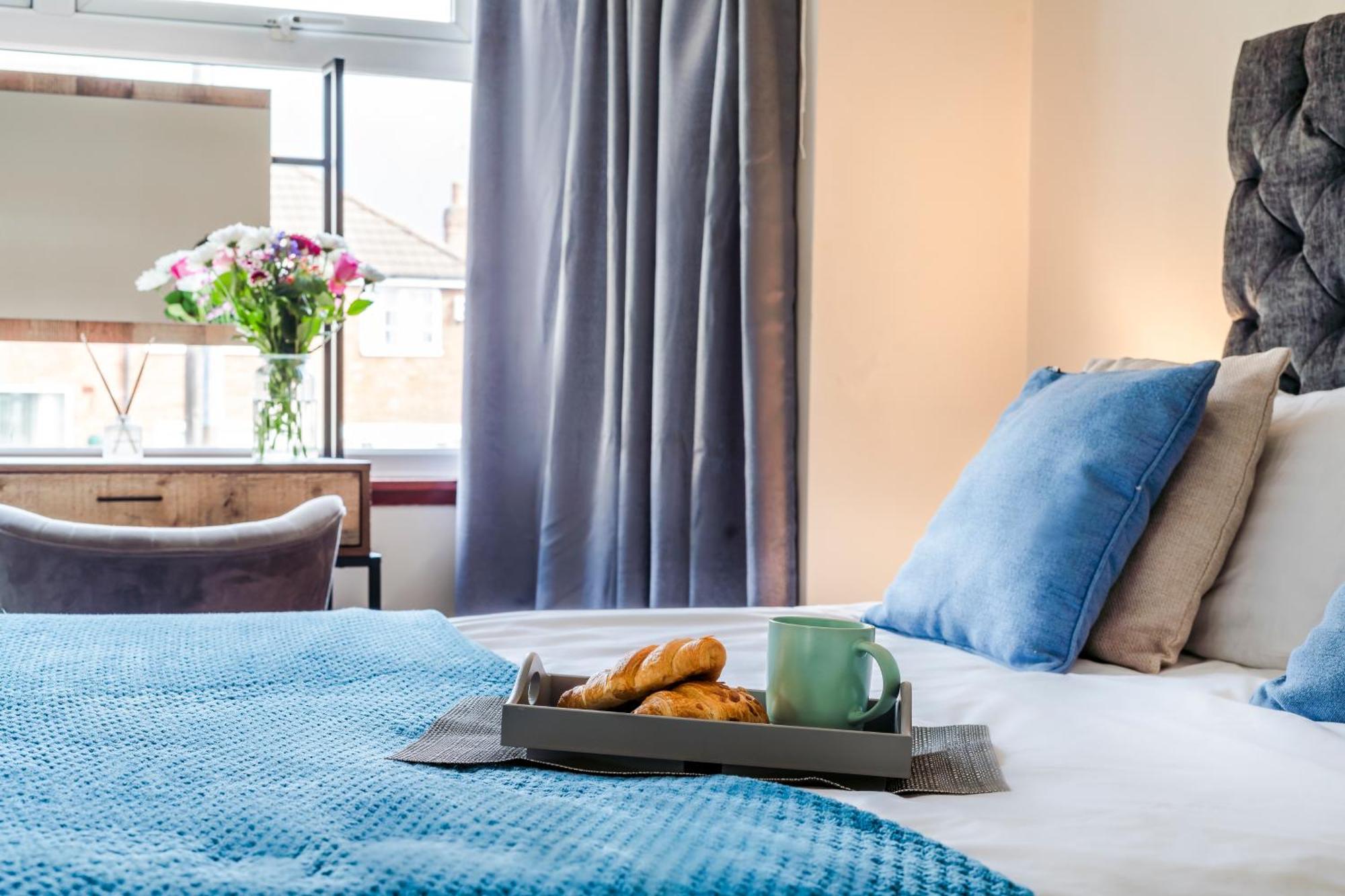 Cozy Family Space Great For Groups, Relocations, Contractors Sleep 4 - 11 Guests * Birmingham