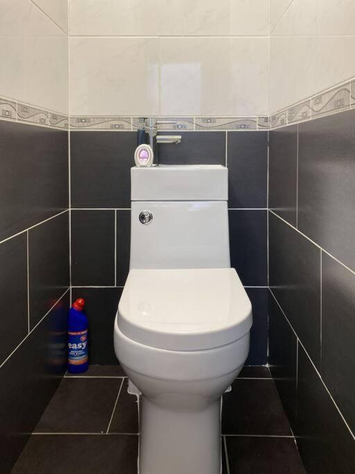 Brumstay Uk 5-bed House Ideal For Long-term