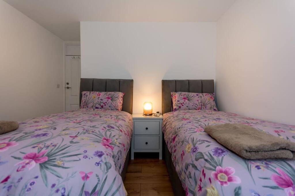Brumstay Uk 5-bed House Ideal For Long-term