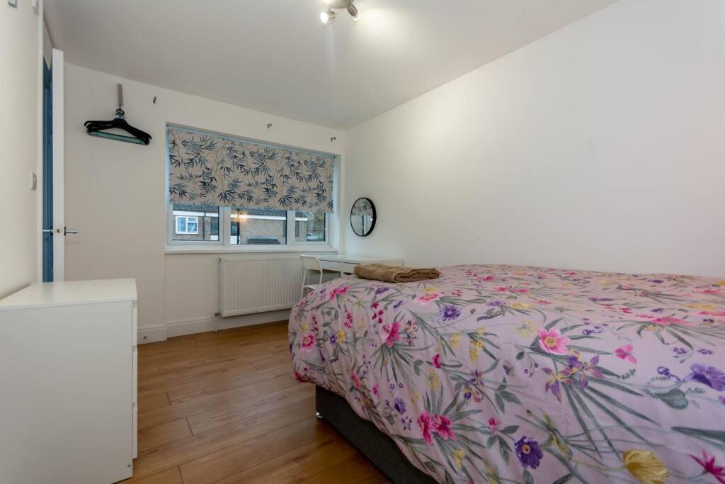 Holiday home Brumstay Uk 5-bed House Ideal For Long-term Birmingham