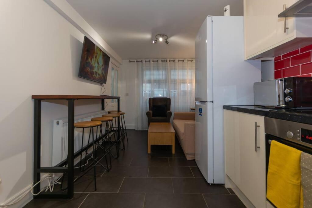 Brumstay Uk 5-bed House Ideal For Long-term *