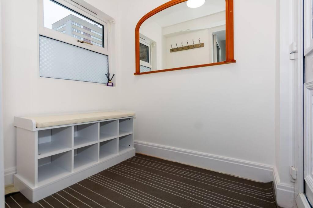Brumstay Uk 5-bed House Ideal For Long-term Birmingham