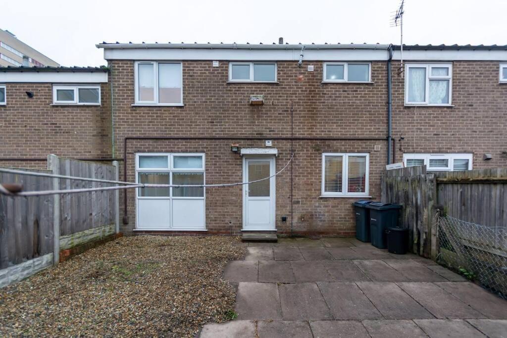 Holiday home Brumstay Uk 5-bed House Ideal For Long-term