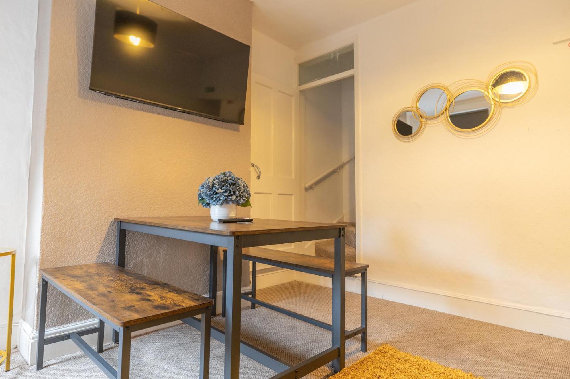 Westminster House - Contractors/families Holiday home Birmingham