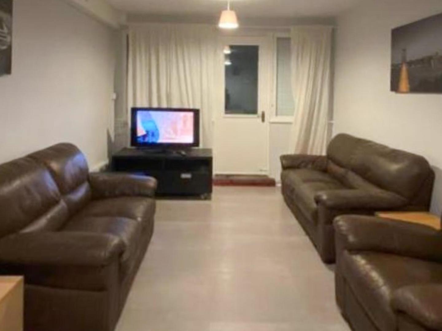 Normanton Guest house *