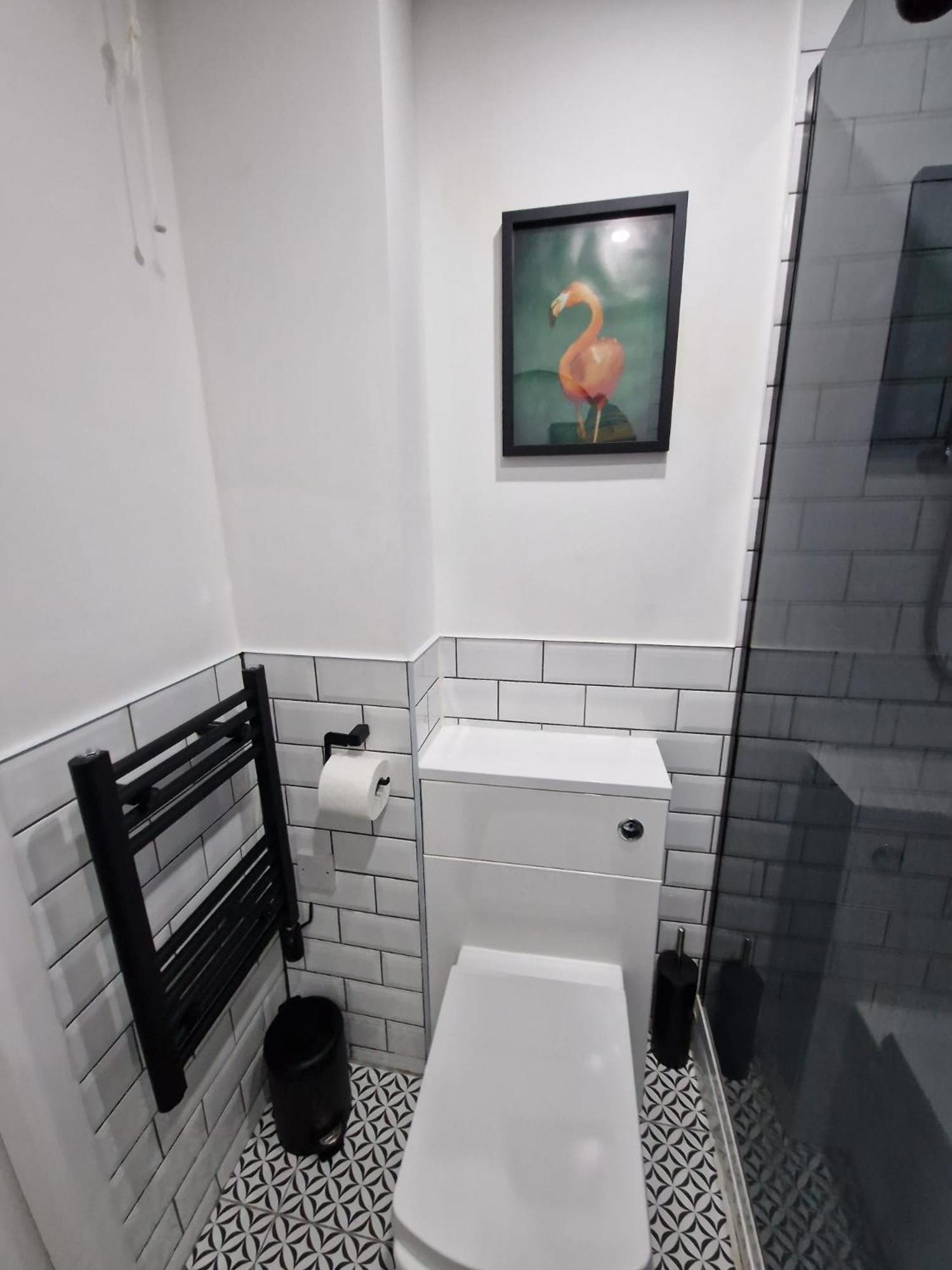 Stylish 2 Bedroom Sleeps 4 Contractors And Corporates Welcome Birmingham