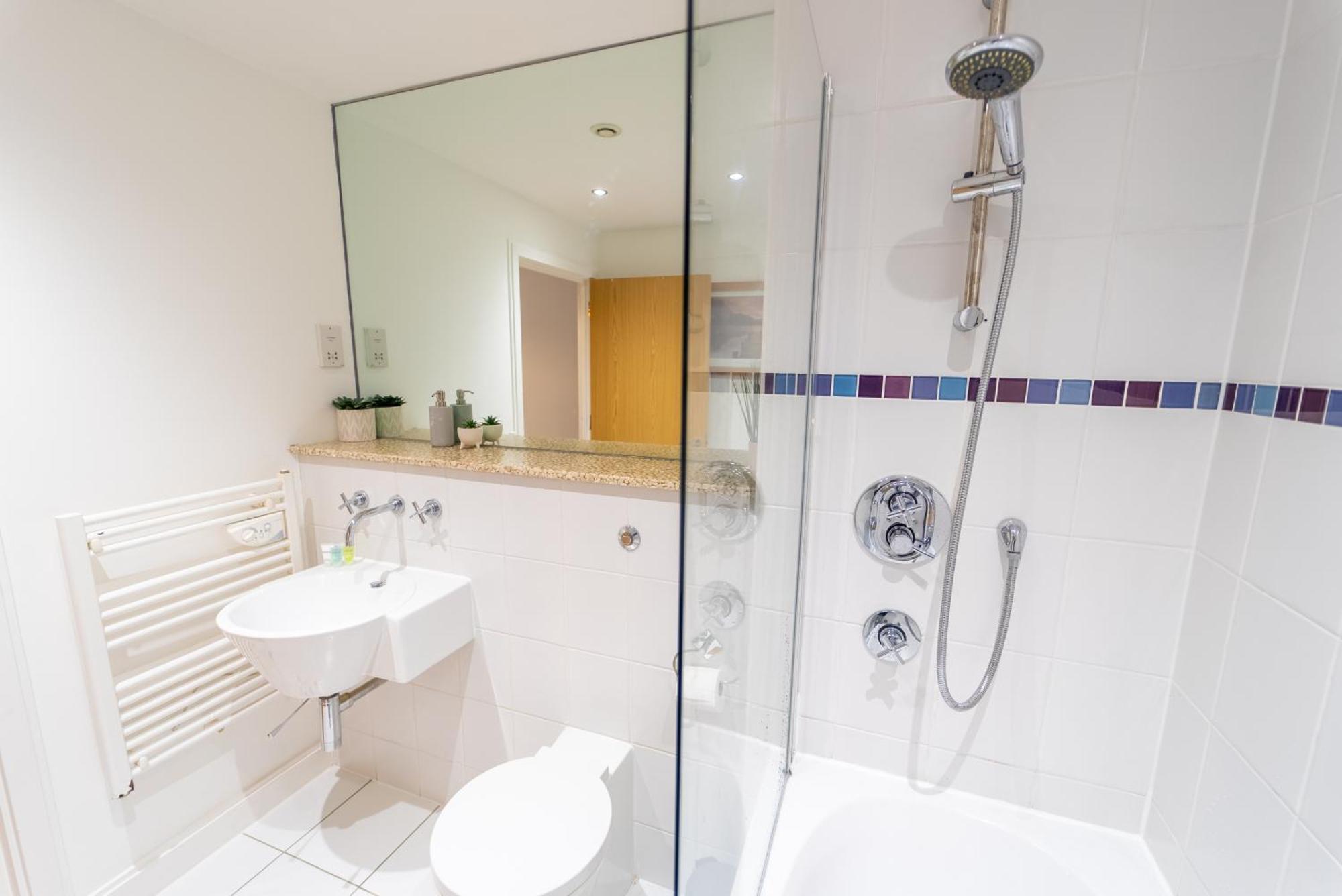 Superb 1 Bedroom Serviced In Centre Birmingham