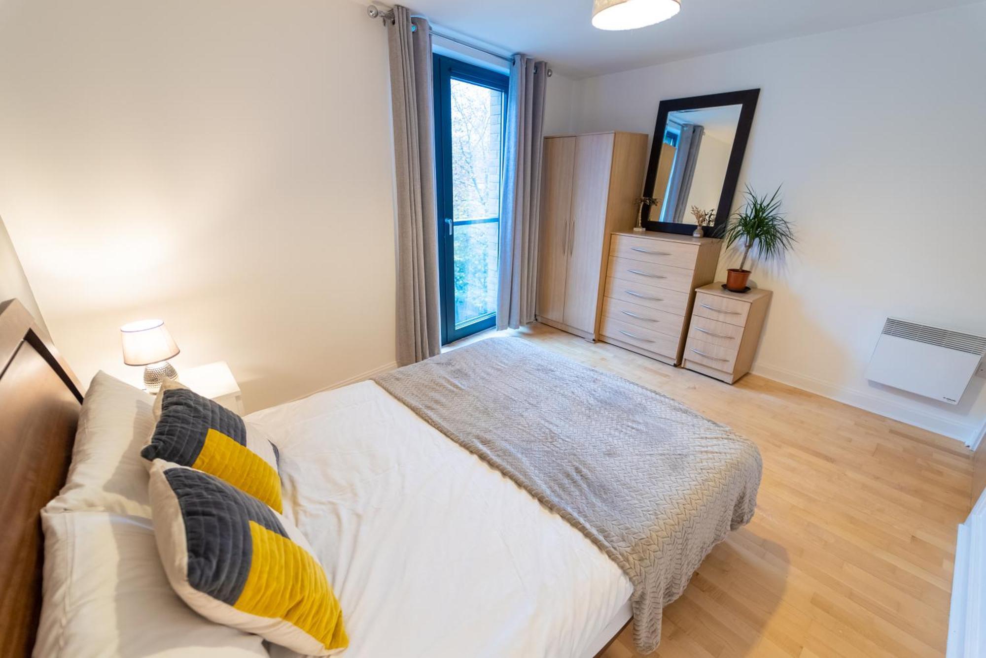 Superb 1 Bedroom Serviced In Centre