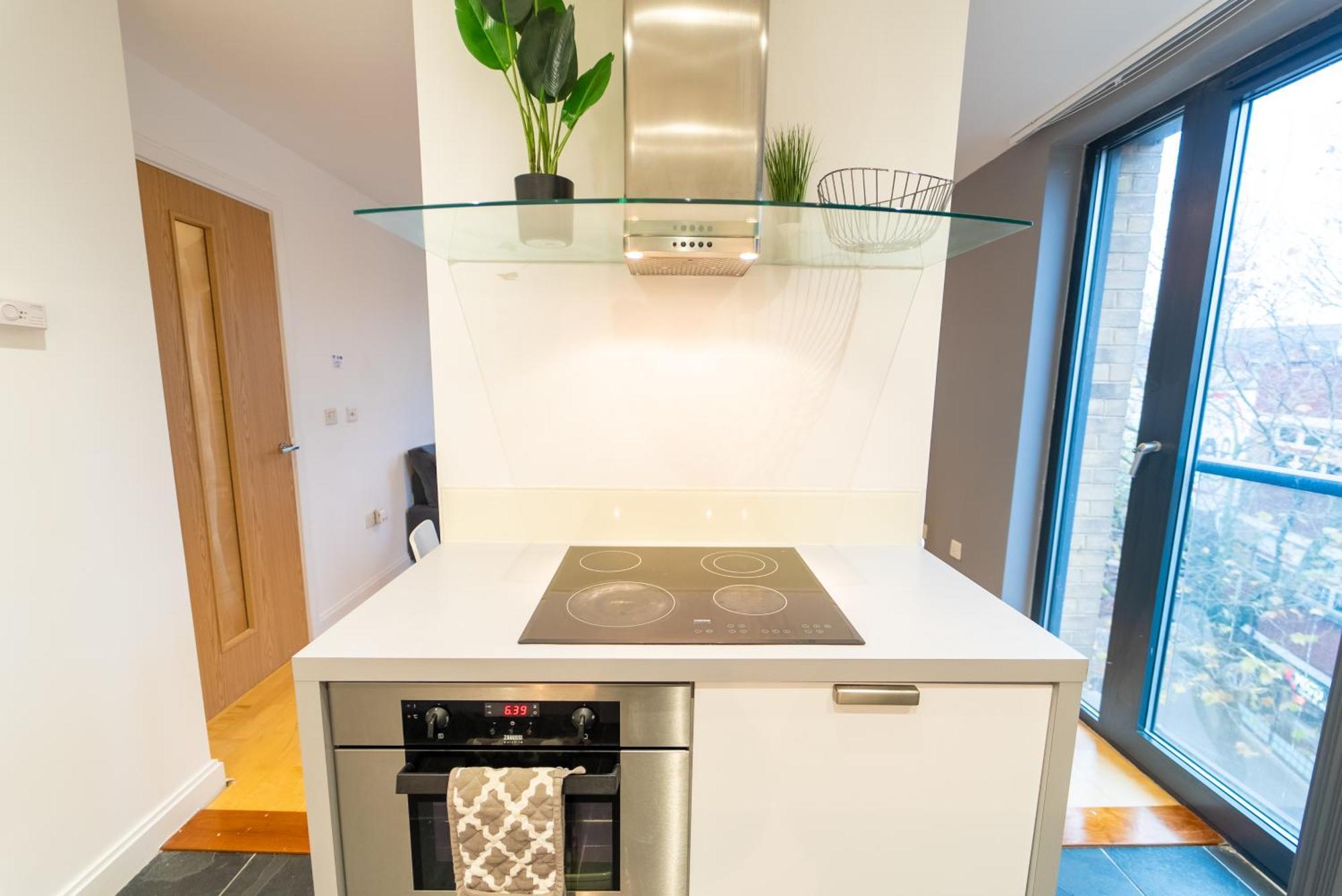 Superb 1 Bedroom Serviced In Centre * Birmingham