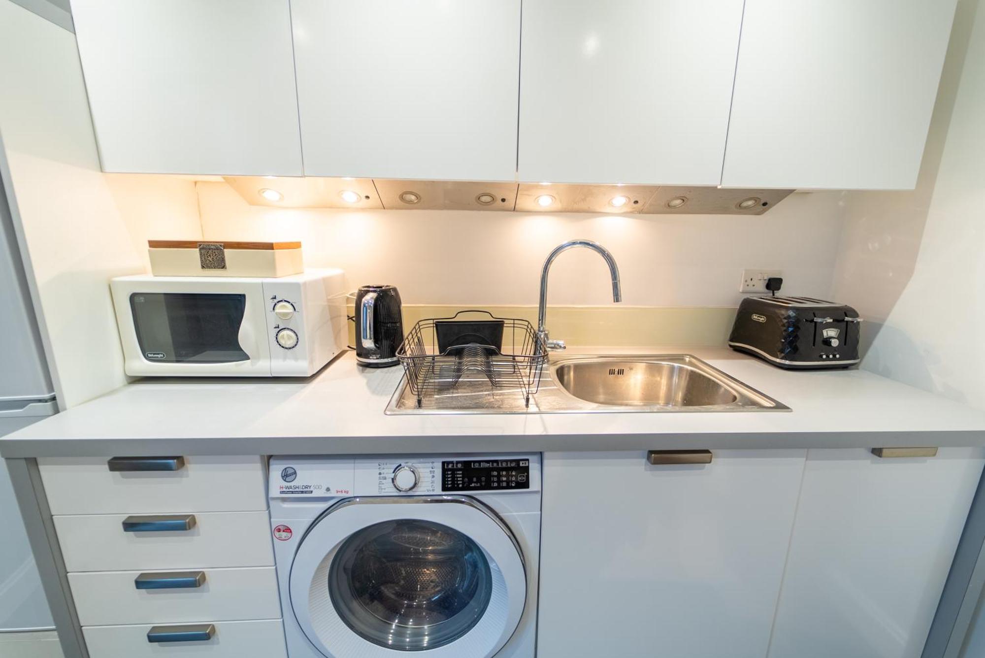 Superb 1 Bedroom Serviced In Centre