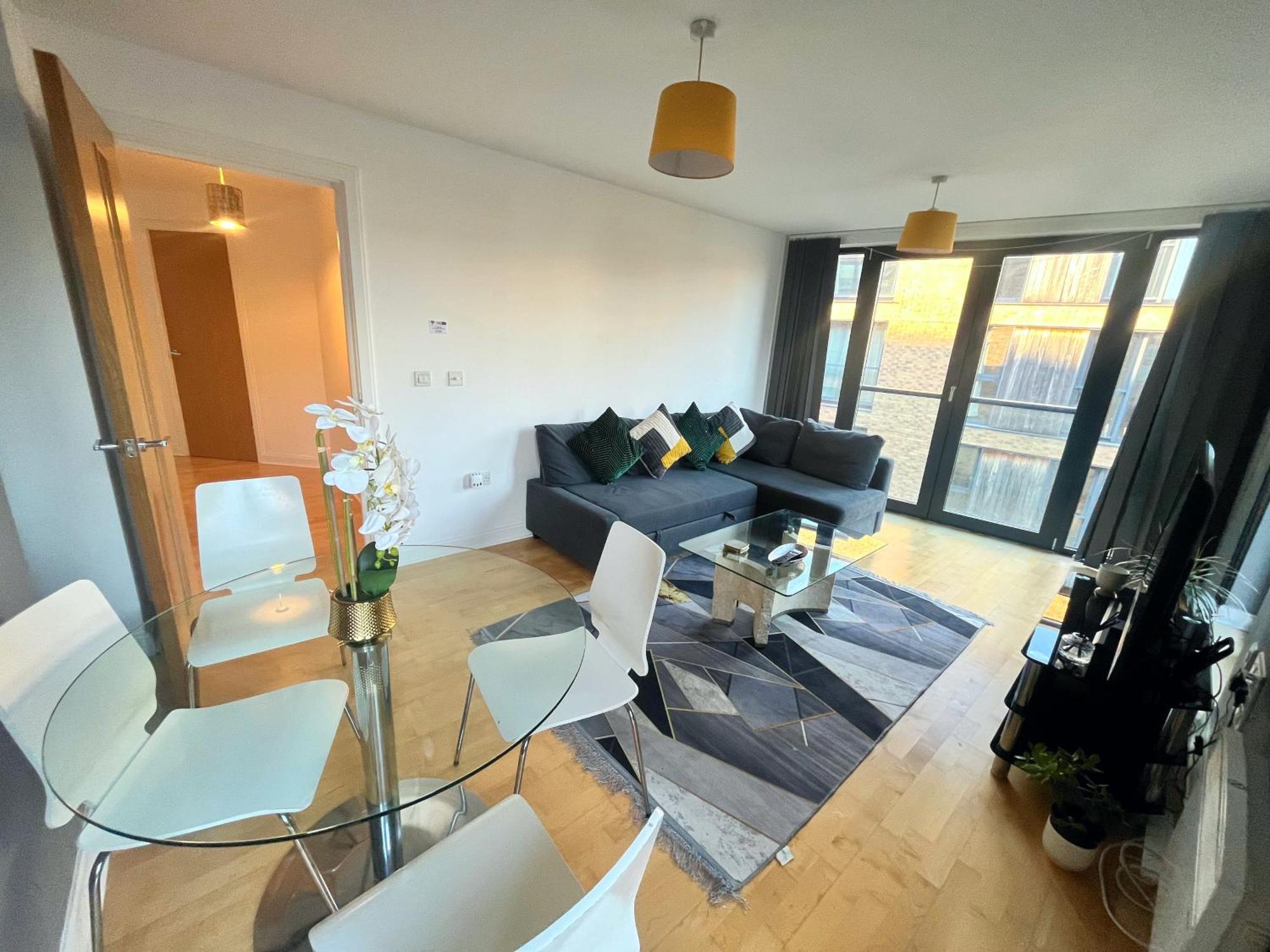 Superb 1 Bedroom Serviced In Centre Birmingham
