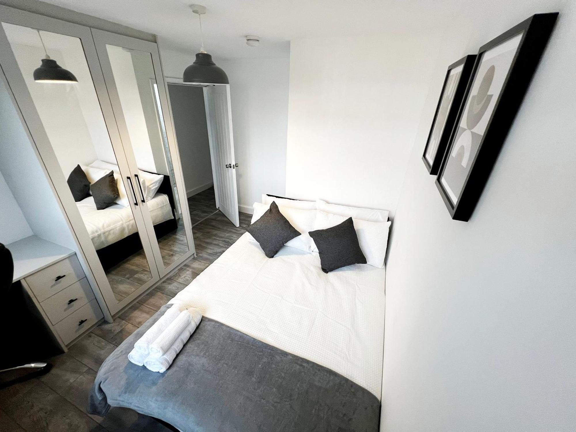 Selly Oak Near Qe And Uob - 5 Bed Ensuite - Perfect For Groups And Contractors Apartment
