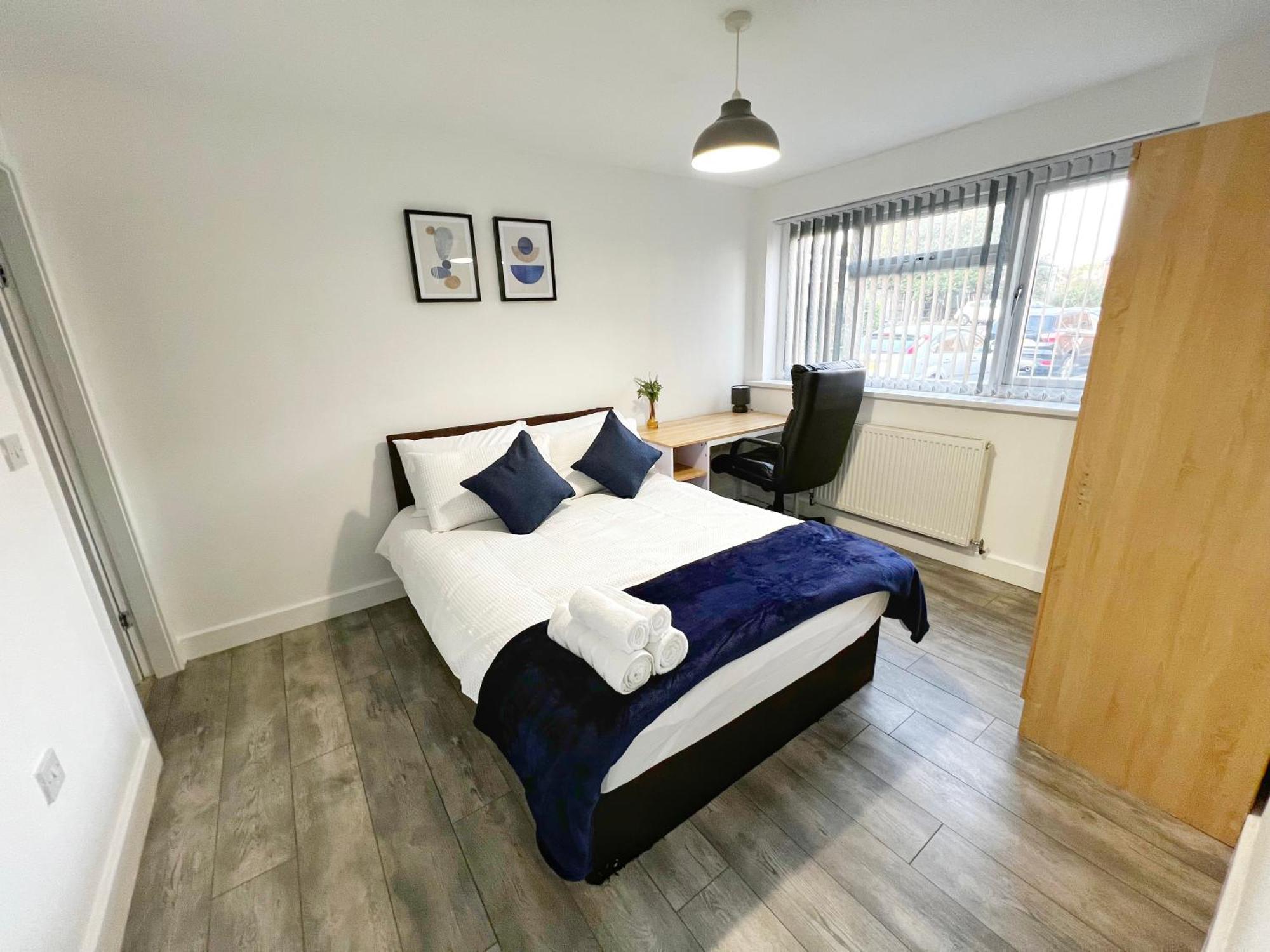 Selly Oak Near Qe And Uob - 5 Bed Ensuite - Perfect For Groups And Contractors Apartment *