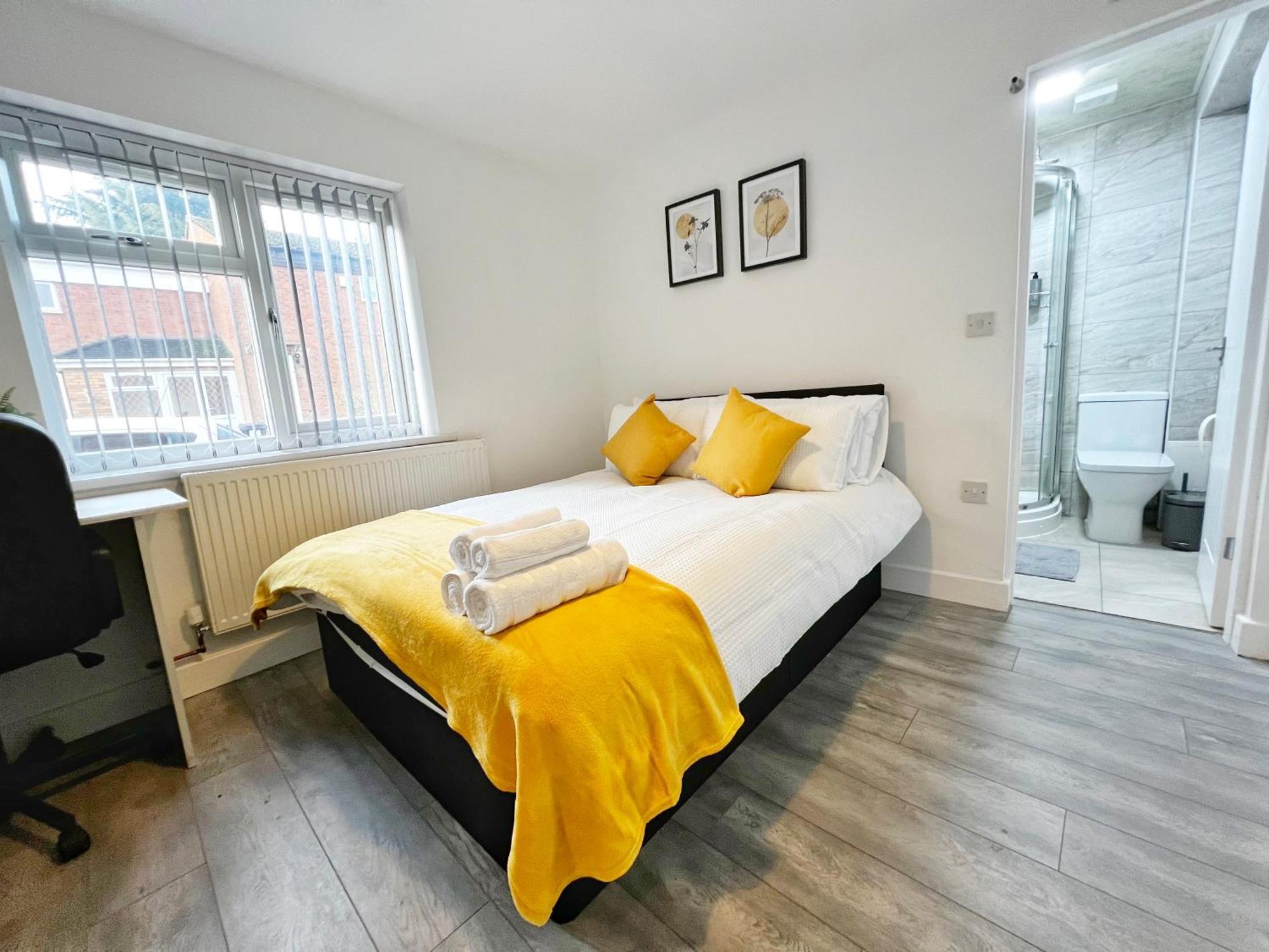 Apartment Selly Oak Near Qe And Uob - 5 Bed Ensuite - Perfect For Groups And Contractors