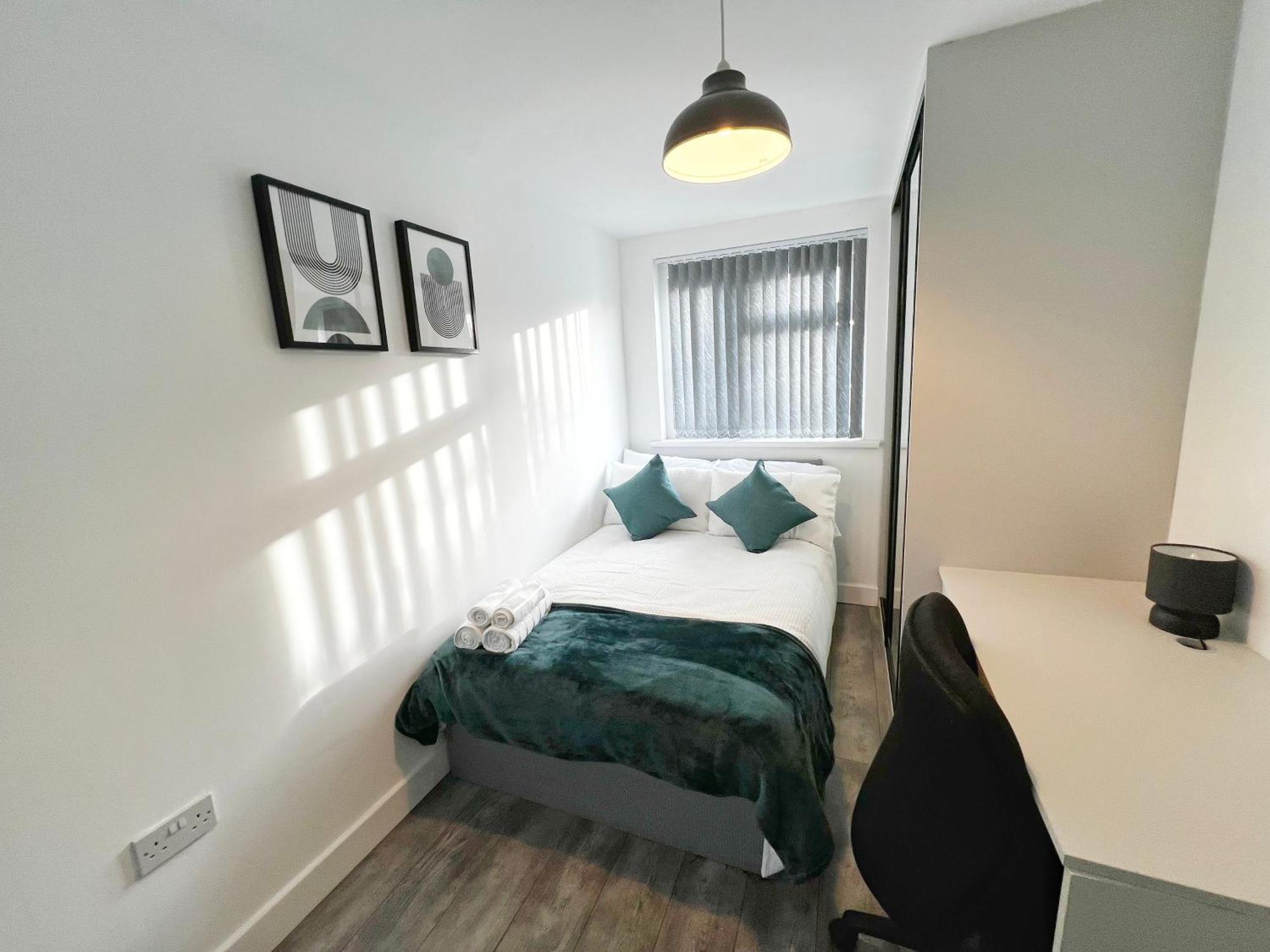 Selly Oak Near Qe And Uob - 5 Bed Ensuite - Perfect For Groups And Contractors *