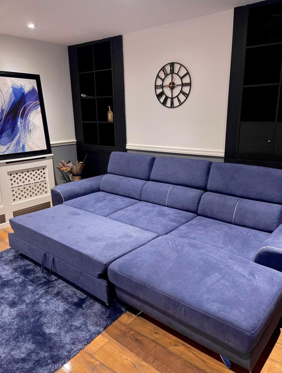 Luxury 3 Bedroom House -private Parking, Sleeps 6, & Featuring En-suite Master Bedroom * Birmingham
