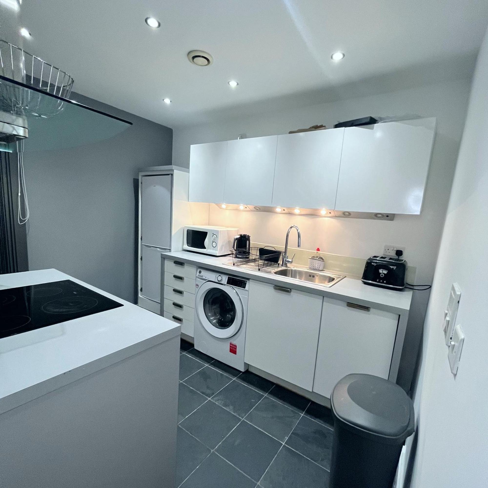 Superb 1 Bedroom Serviced In Centre