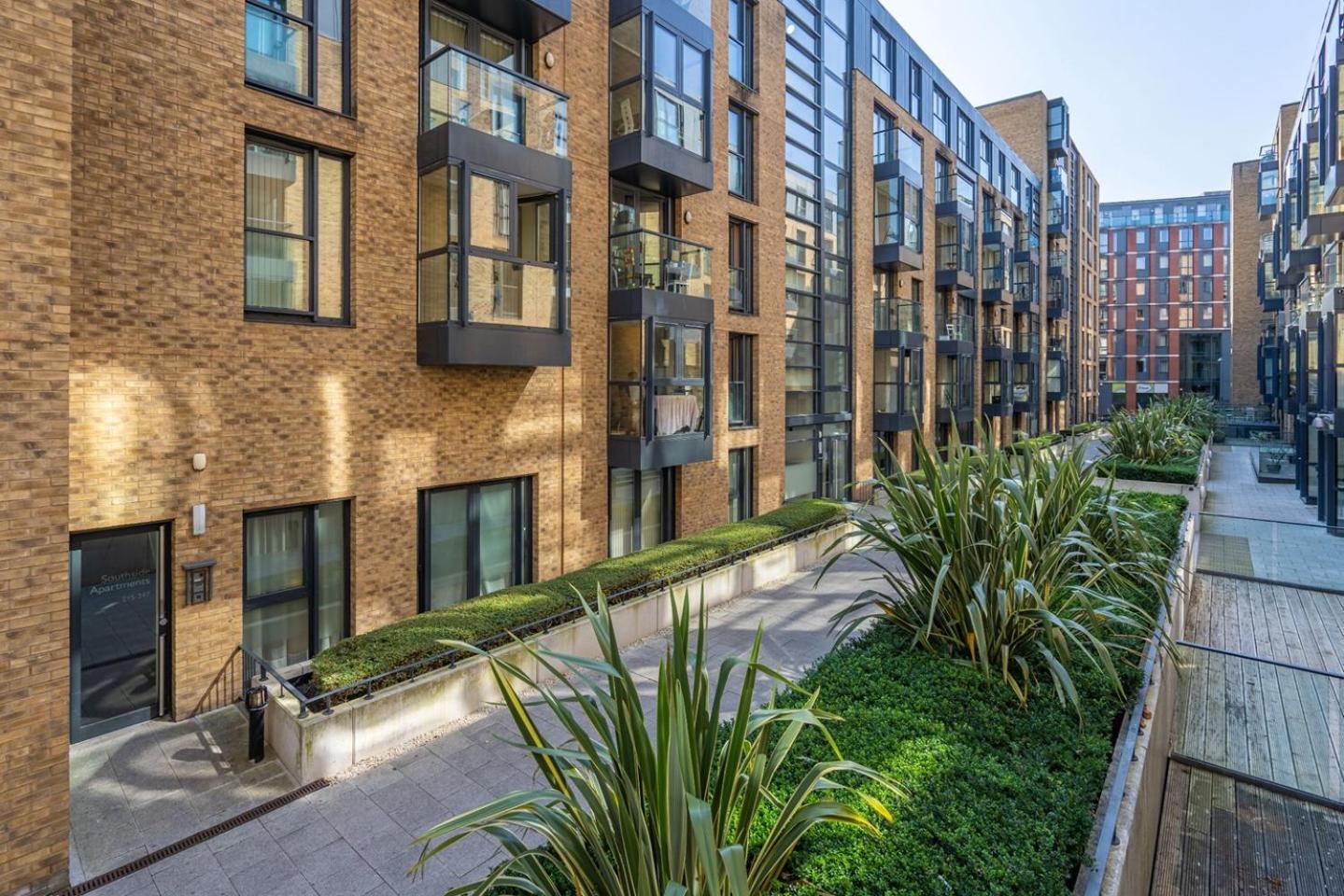 Skyline Bullring Walking Distance Apartment *