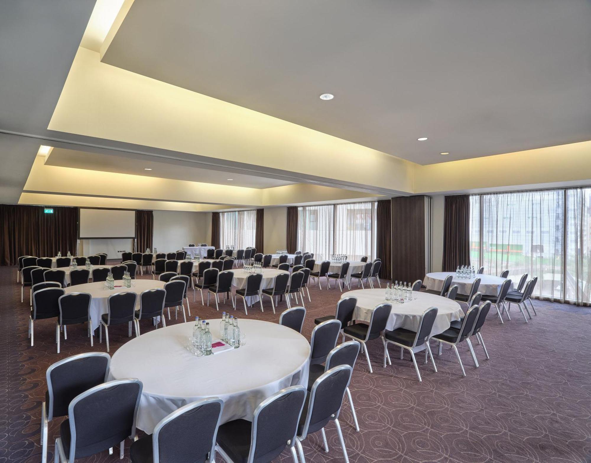 Crowne Plaza By Ihg Hotel 4*