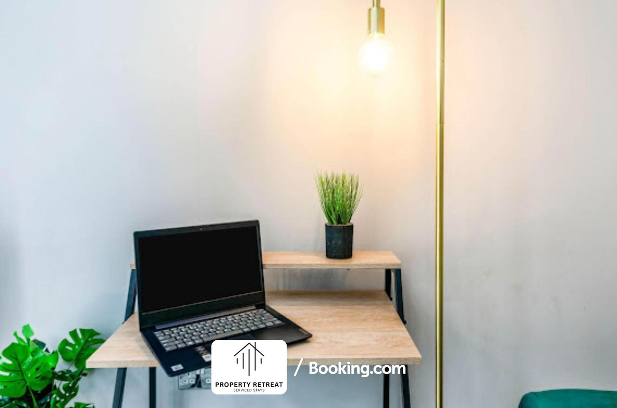 Airport Business & Leisure Retreat Holiday home Birmingham