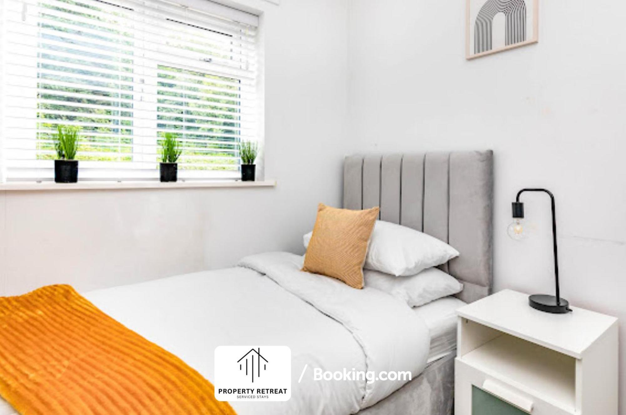 Holiday home Airport Business & Leisure Retreat *