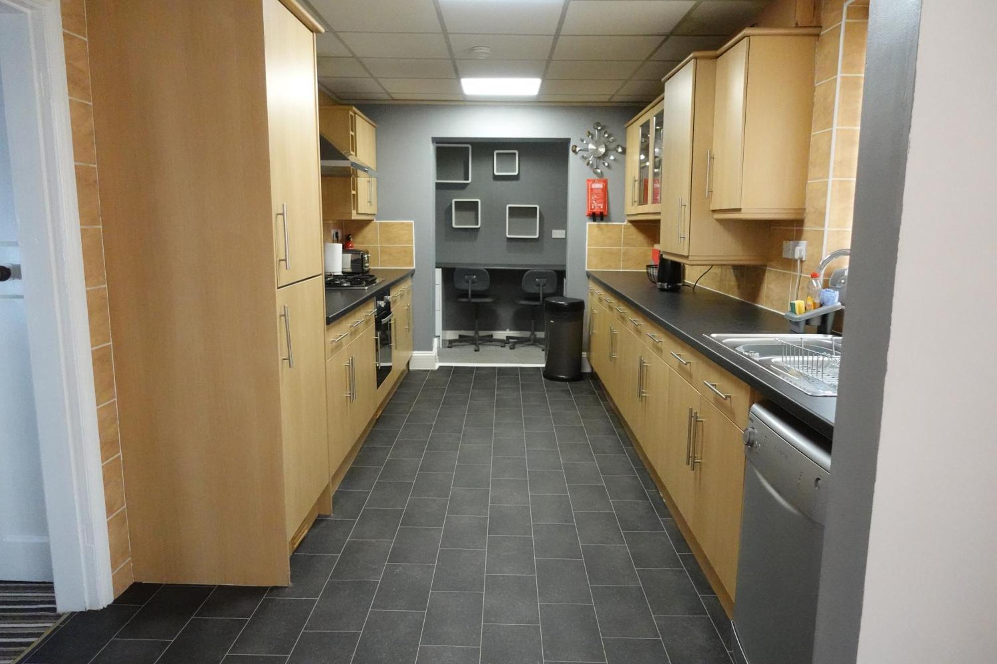 Huge 9 Bed Sleeps 17, Near Nec, Centre, Hs2 Holiday home Birmingham