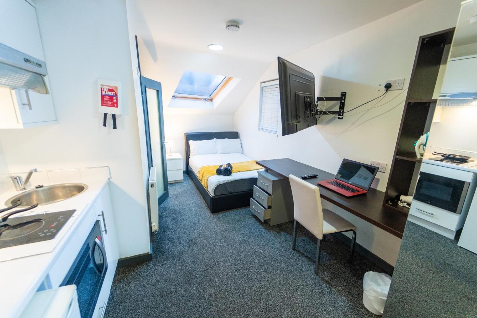 Sa Equipped 10 Mins From Centre And Next To Uob! Guest house Birmingham