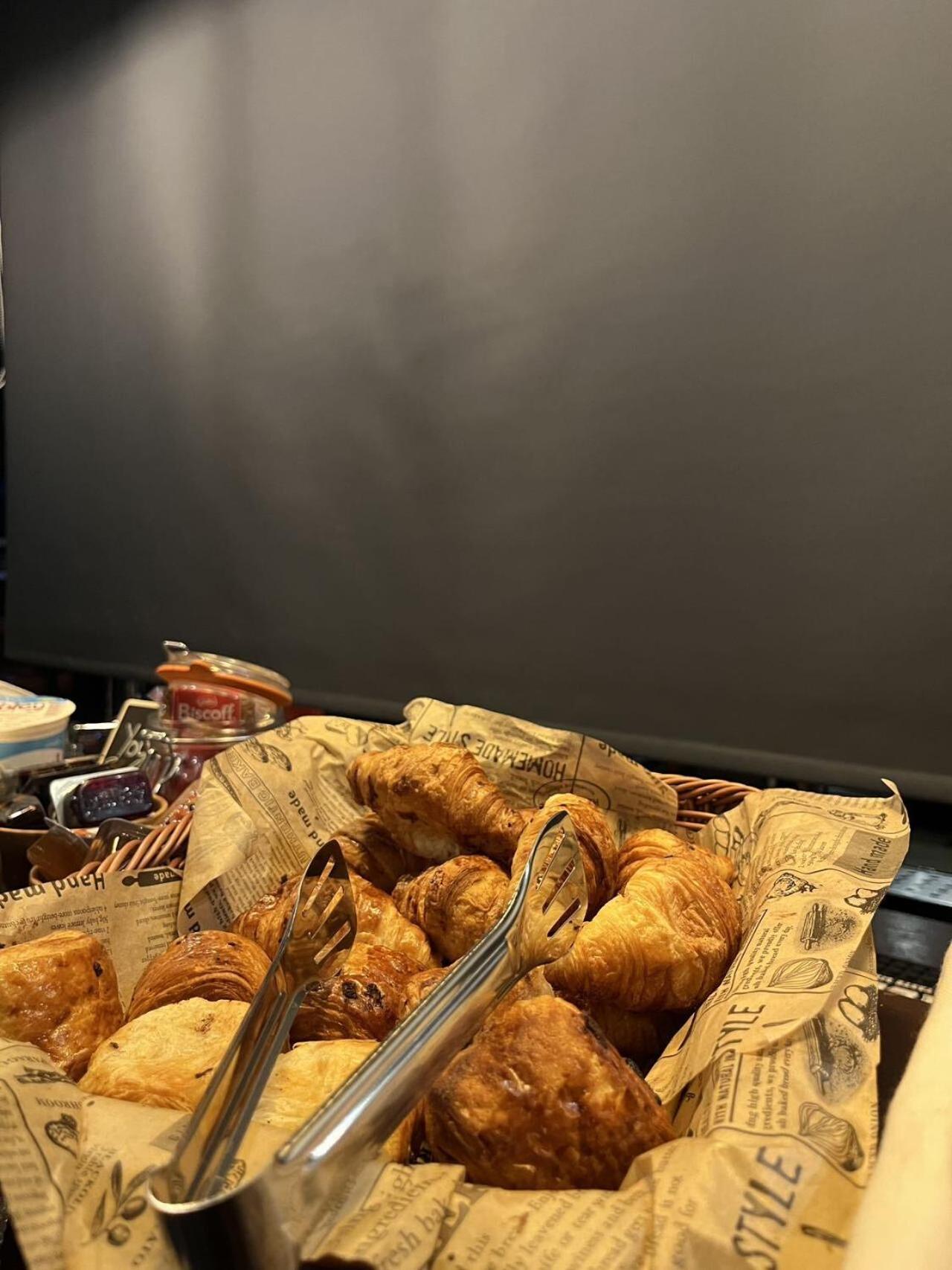 The Wellington - Breakfast Included, Near O2 Academy & Centre