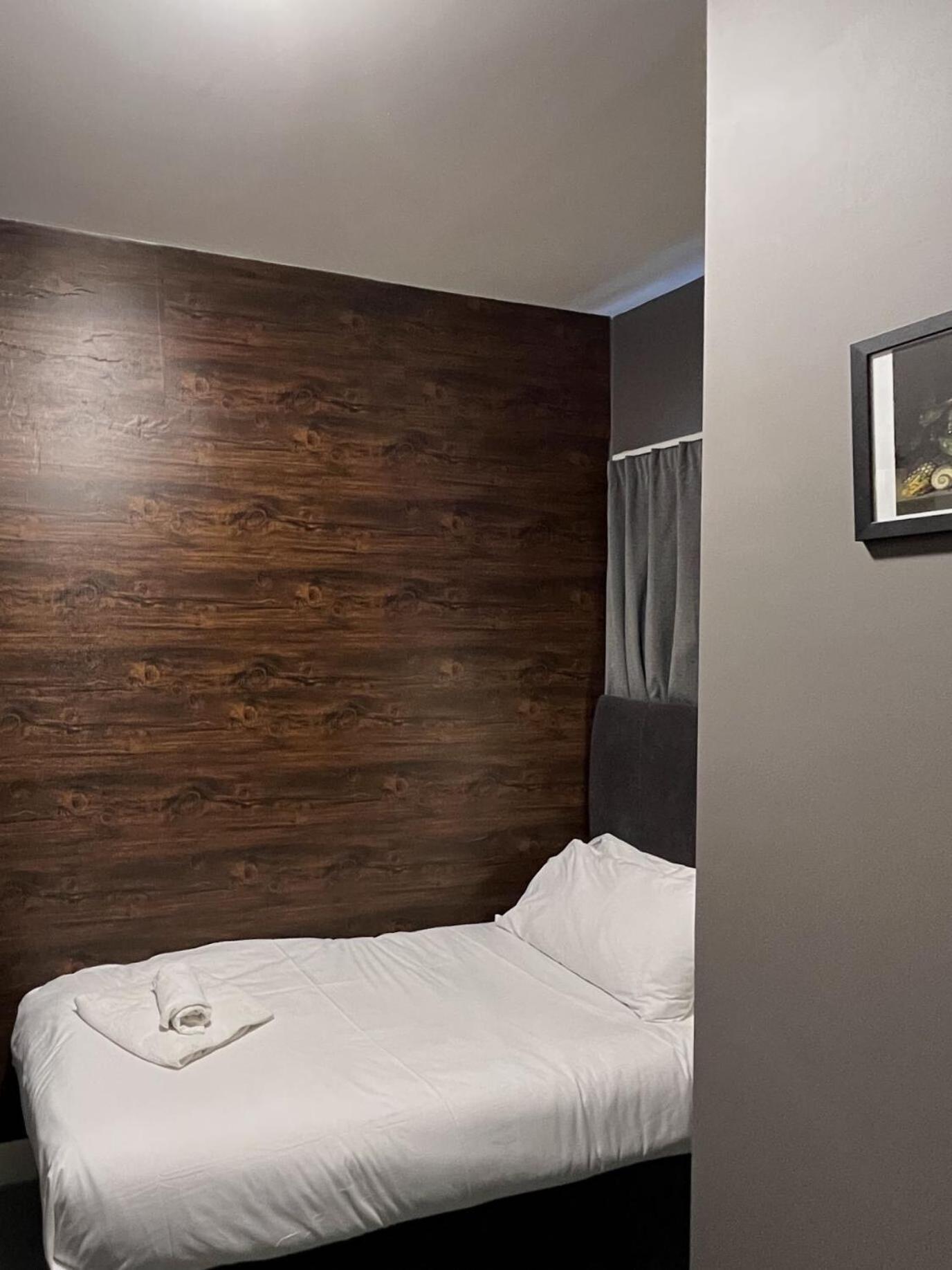 The Wellington - Breakfast Included, Near O2 Academy & Centre Hotel 4*